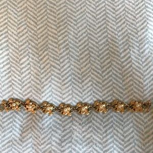 Gold plated bracelet with faux pearl beads